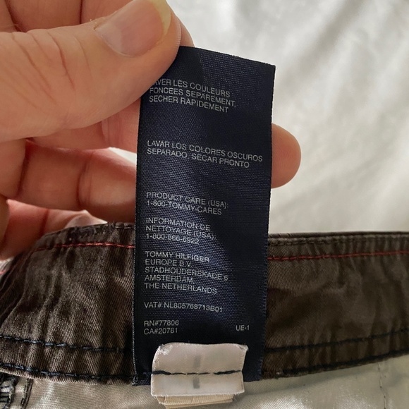 Tommy Hilfiger Men's Brown Casual Walking Shorts Size 42 - Picture 8 of 14